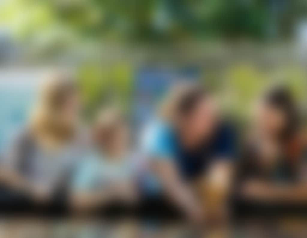 Daydream Island2022 NECI Daydream Island Resort coral planting family HR